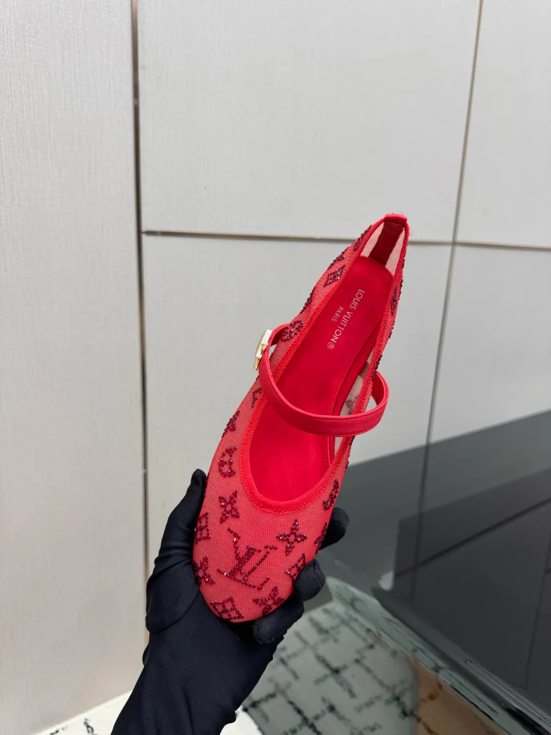 Women's Ballet Flats LOUIS VUITTON 17947018