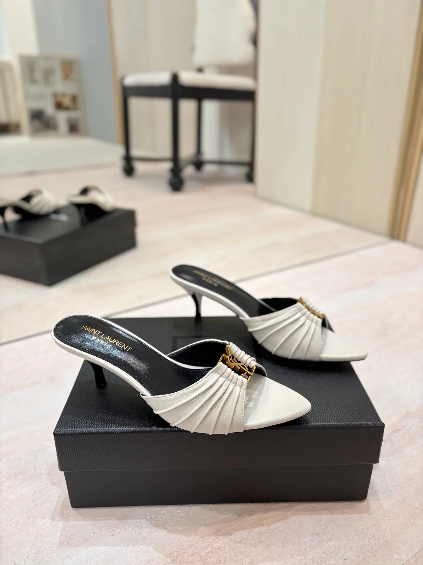 Women's Mules And Clogs SAINT LAURENT 17476034