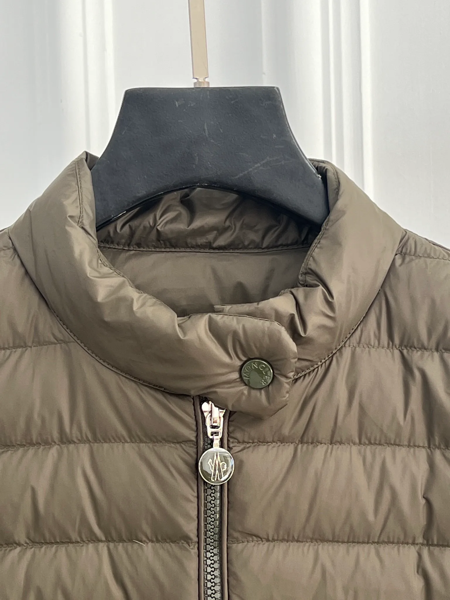 Women's Jackets And Down Jackets MONCLER 18416155