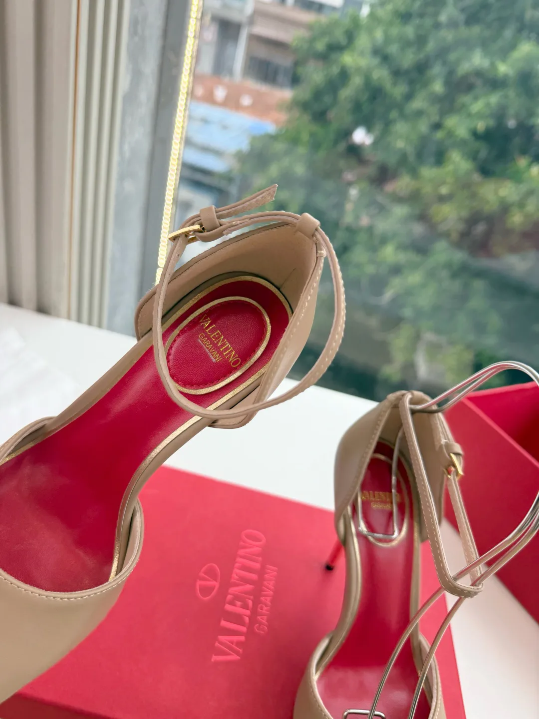 Women's Open-Toe Sandals VALENTINO 18142673