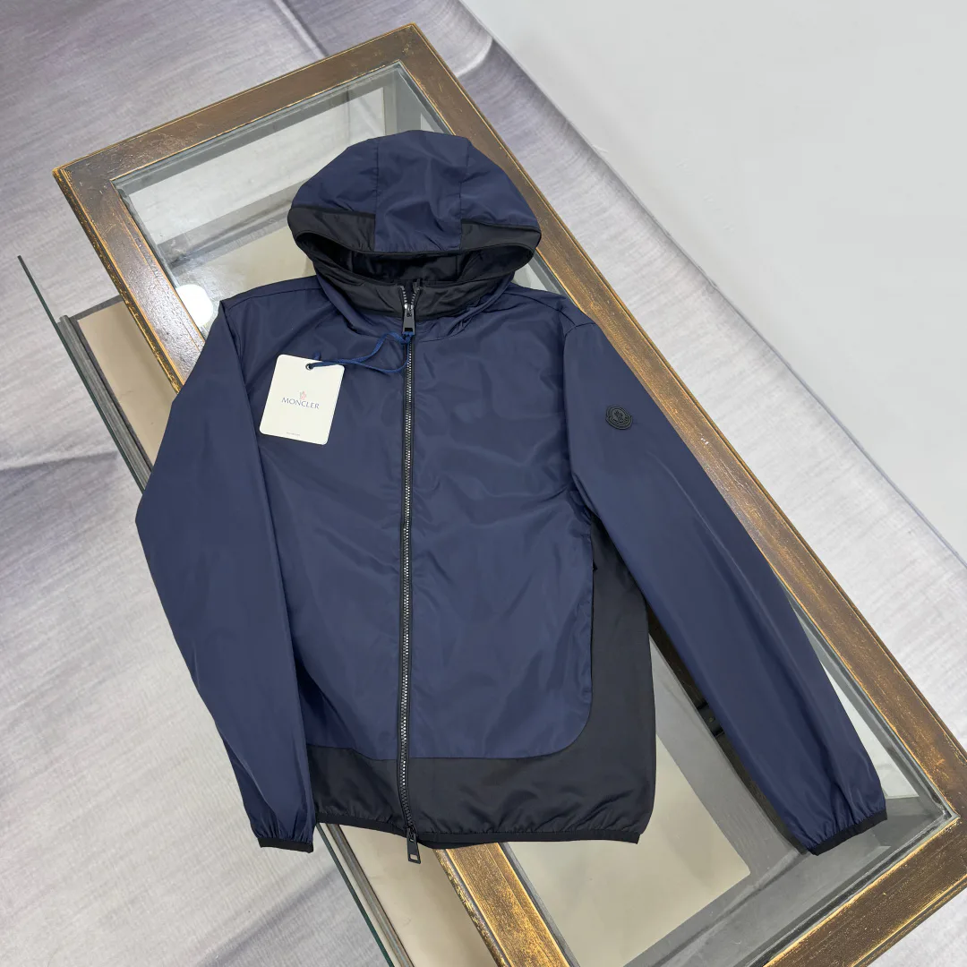 Women's Jackets And Down Jackets MONCLER 18002121