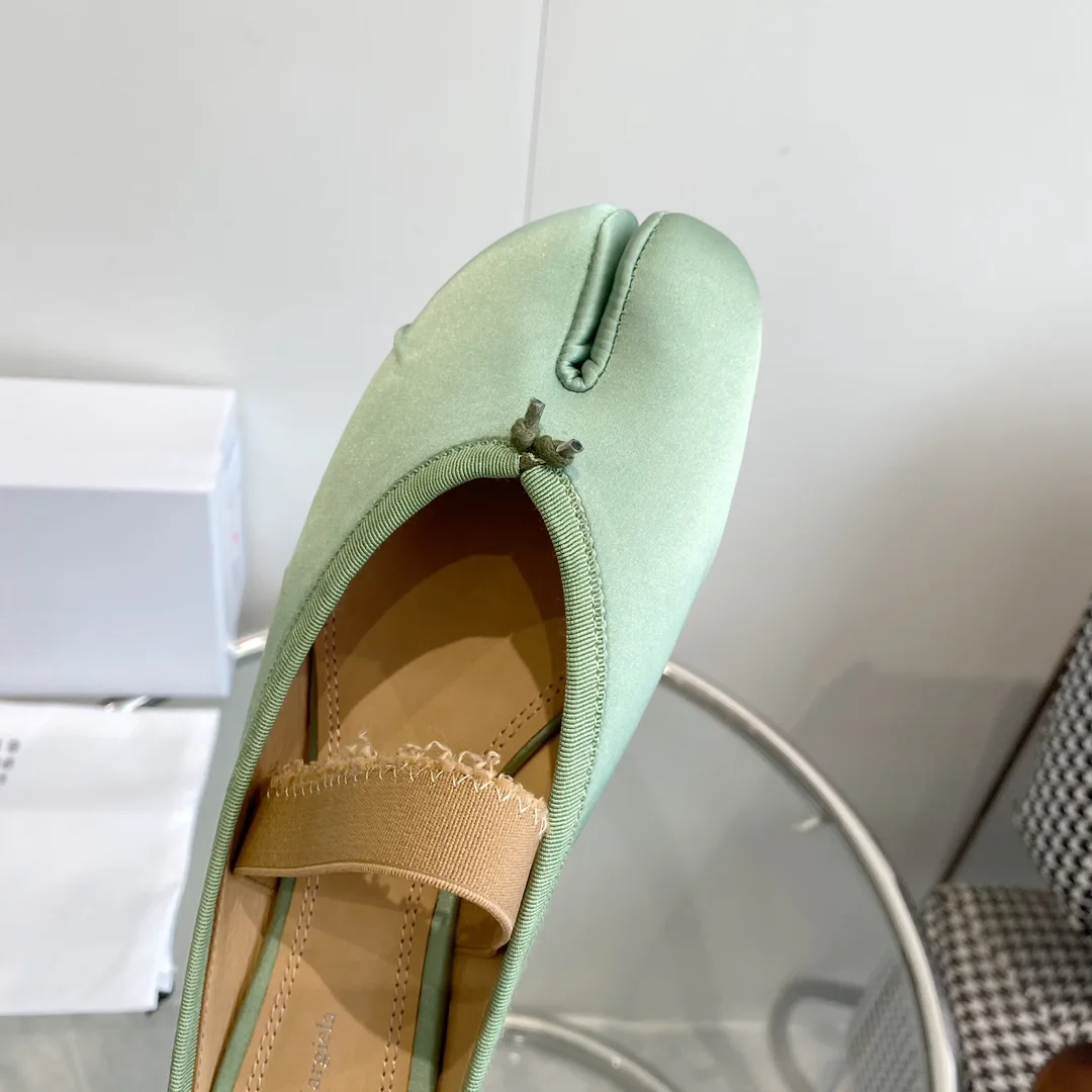 Women's Mules And Clogs MAISON MARGIELA 18092250