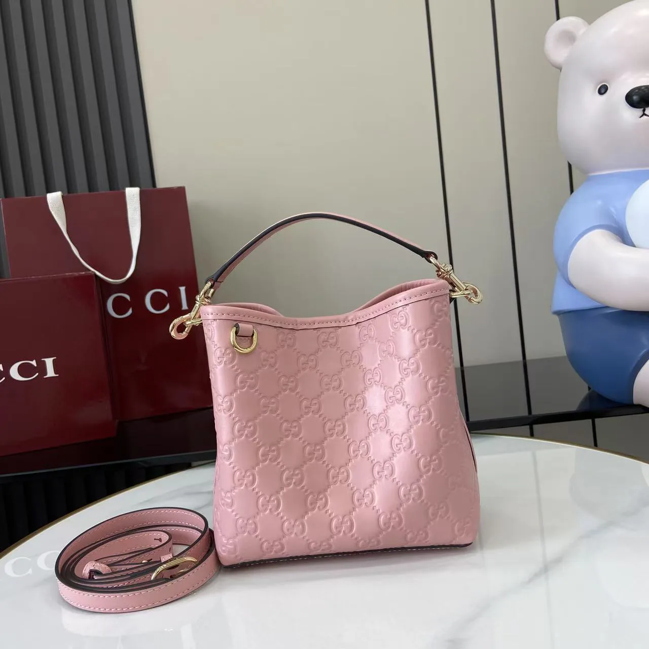 Women's Classic Handbags GUCCI 18404542