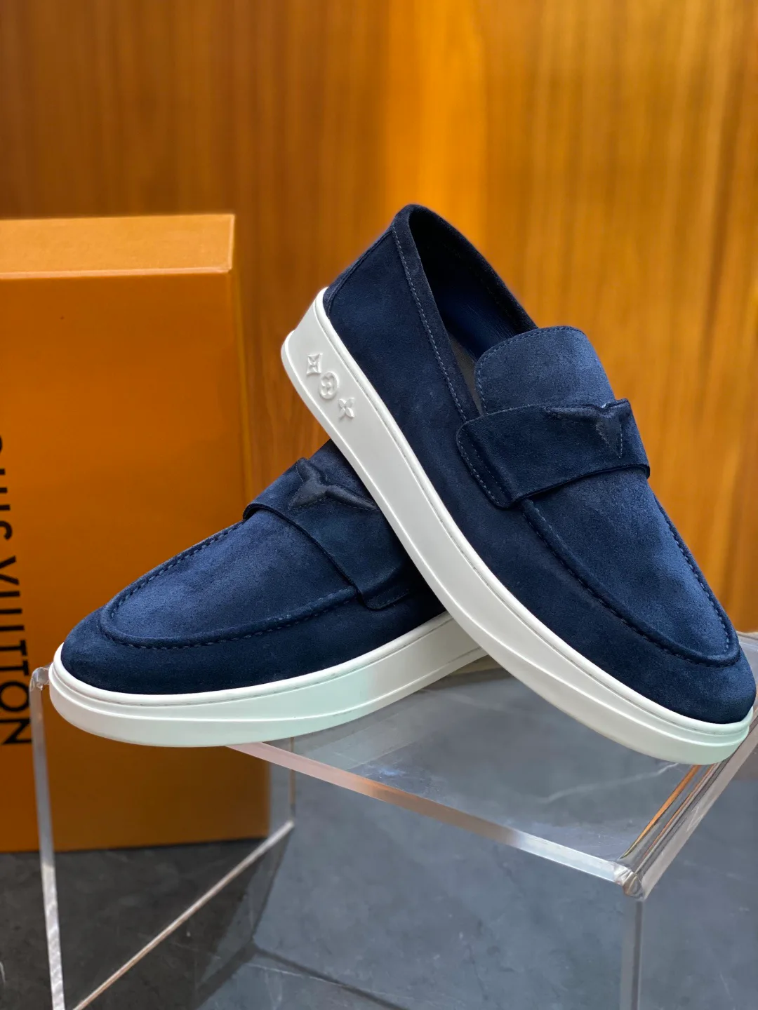 Women's Loafers And Moccasins LOUIS VUITTON 17932745