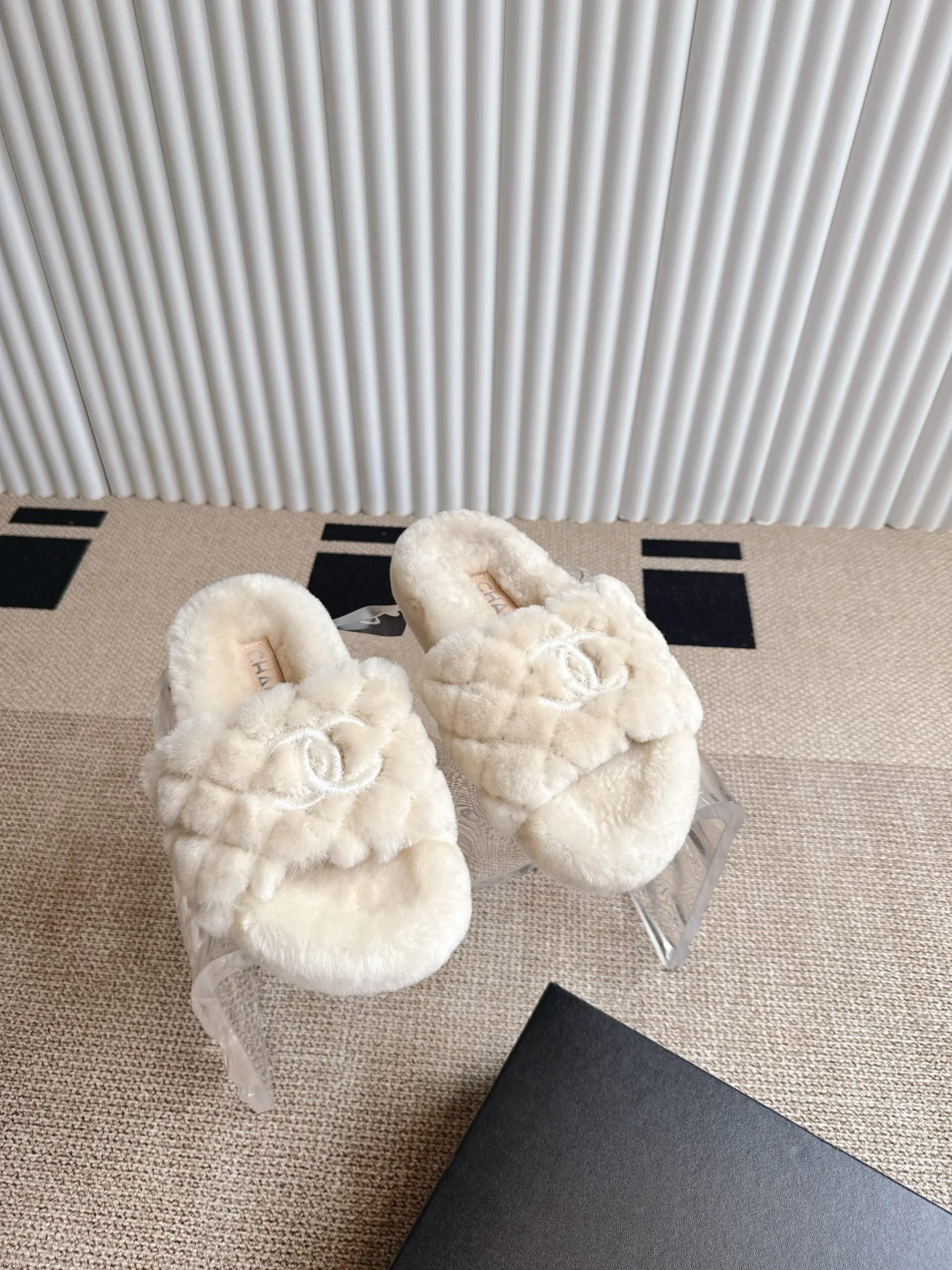 Women's Slippers CHANEL 18324637