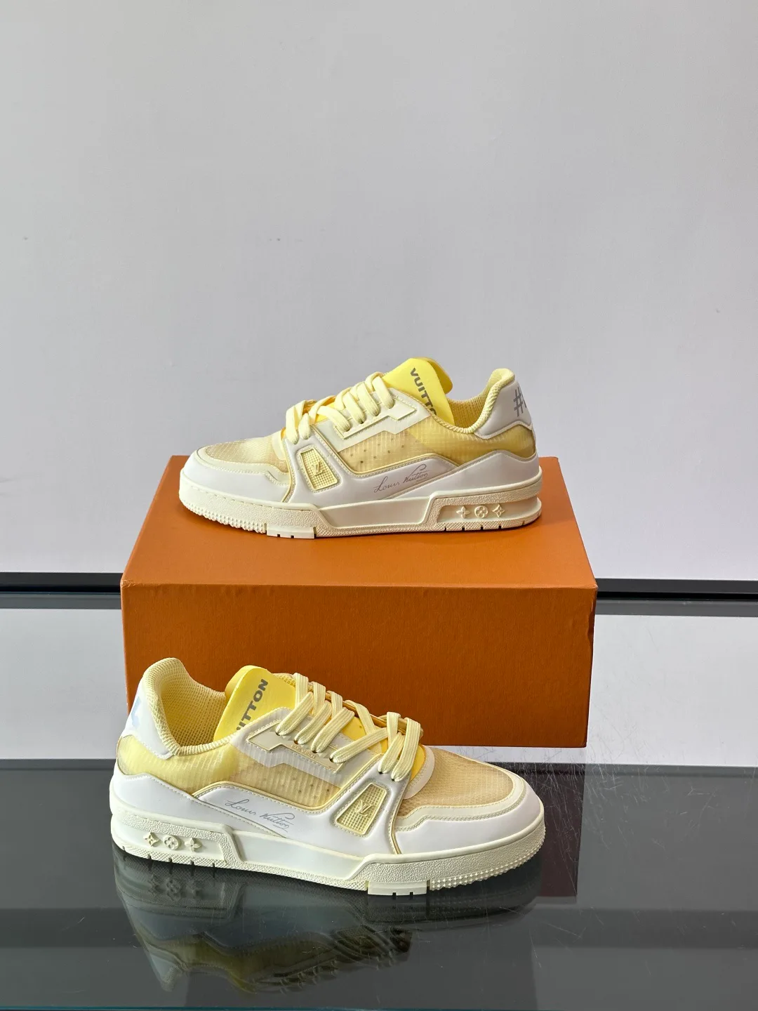 Men's Sneakers LOUIS VUITTON 17349439