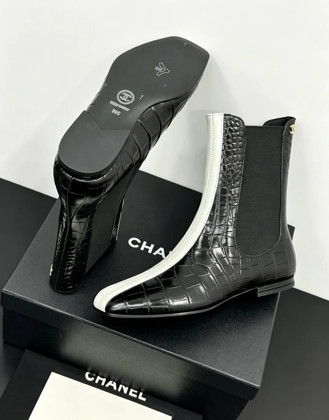 Women's Booties CHANEL 18194191