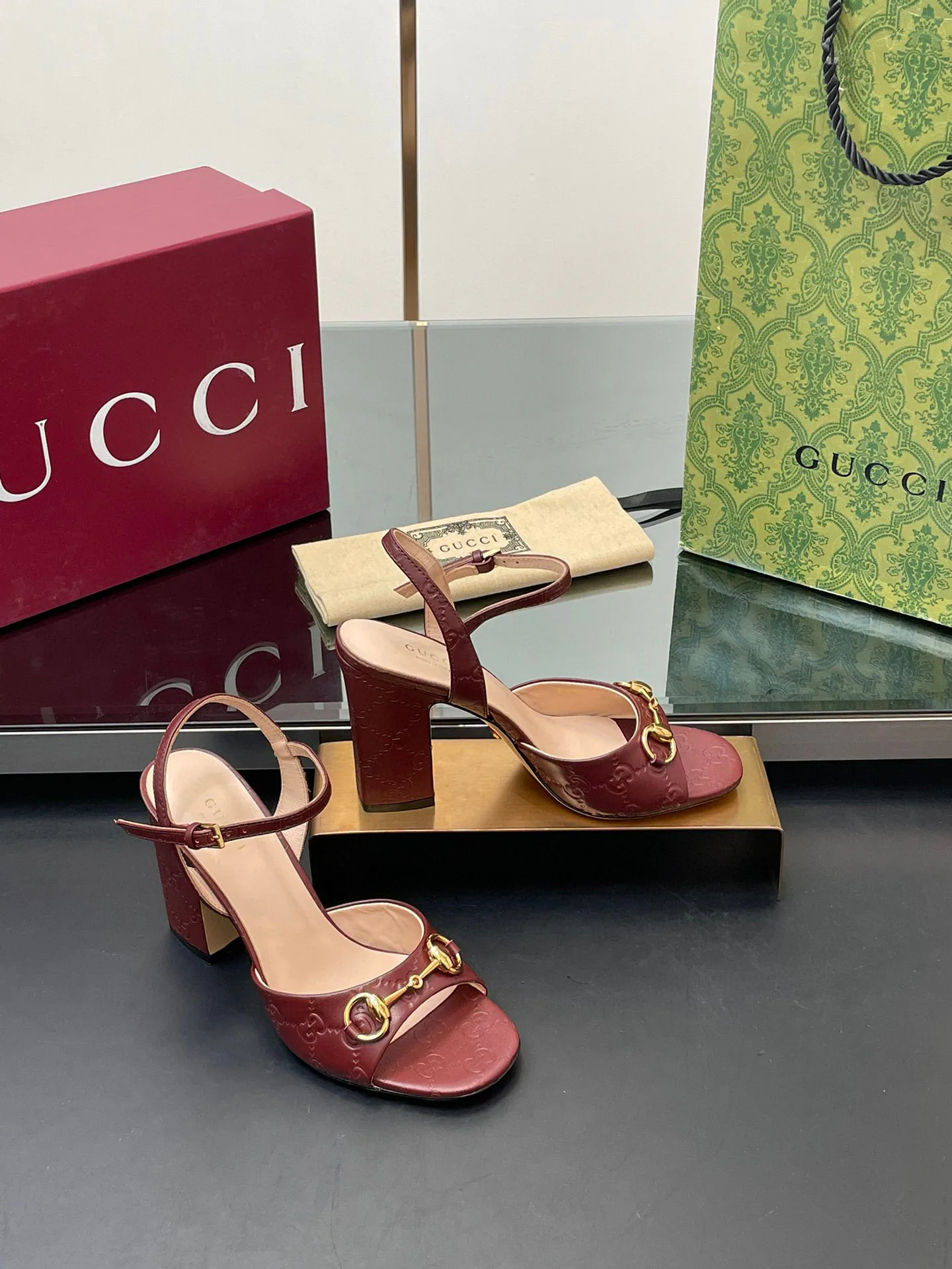 Women's Open-Toe Sandals GUCCI 17614707