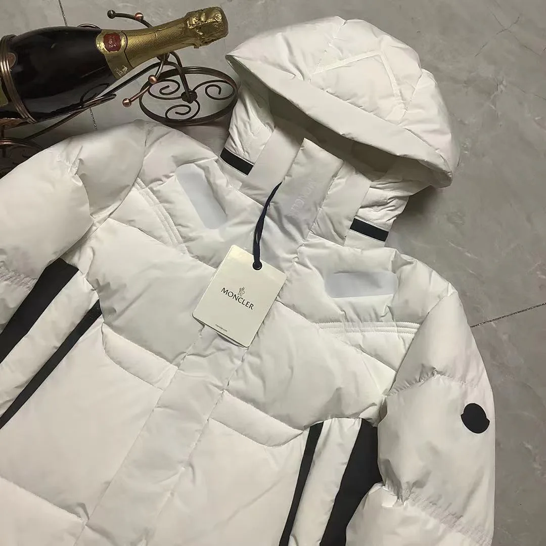 Women's Jackets And Down Jackets MONCLER 18111470