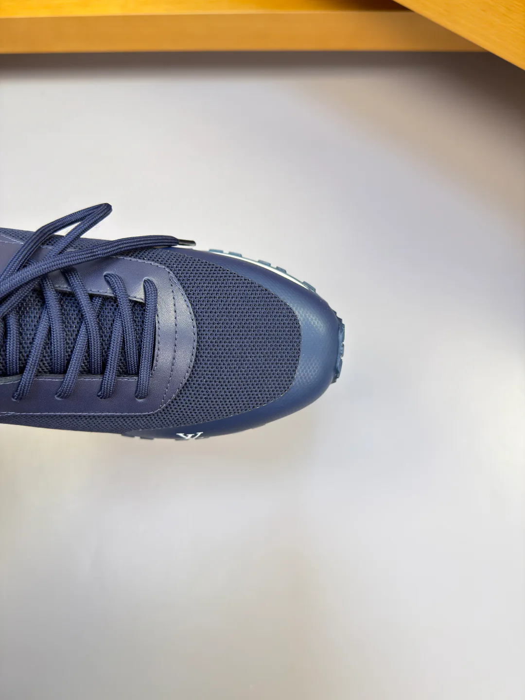 Men's Sneakers LOUIS VUITTON 17955088