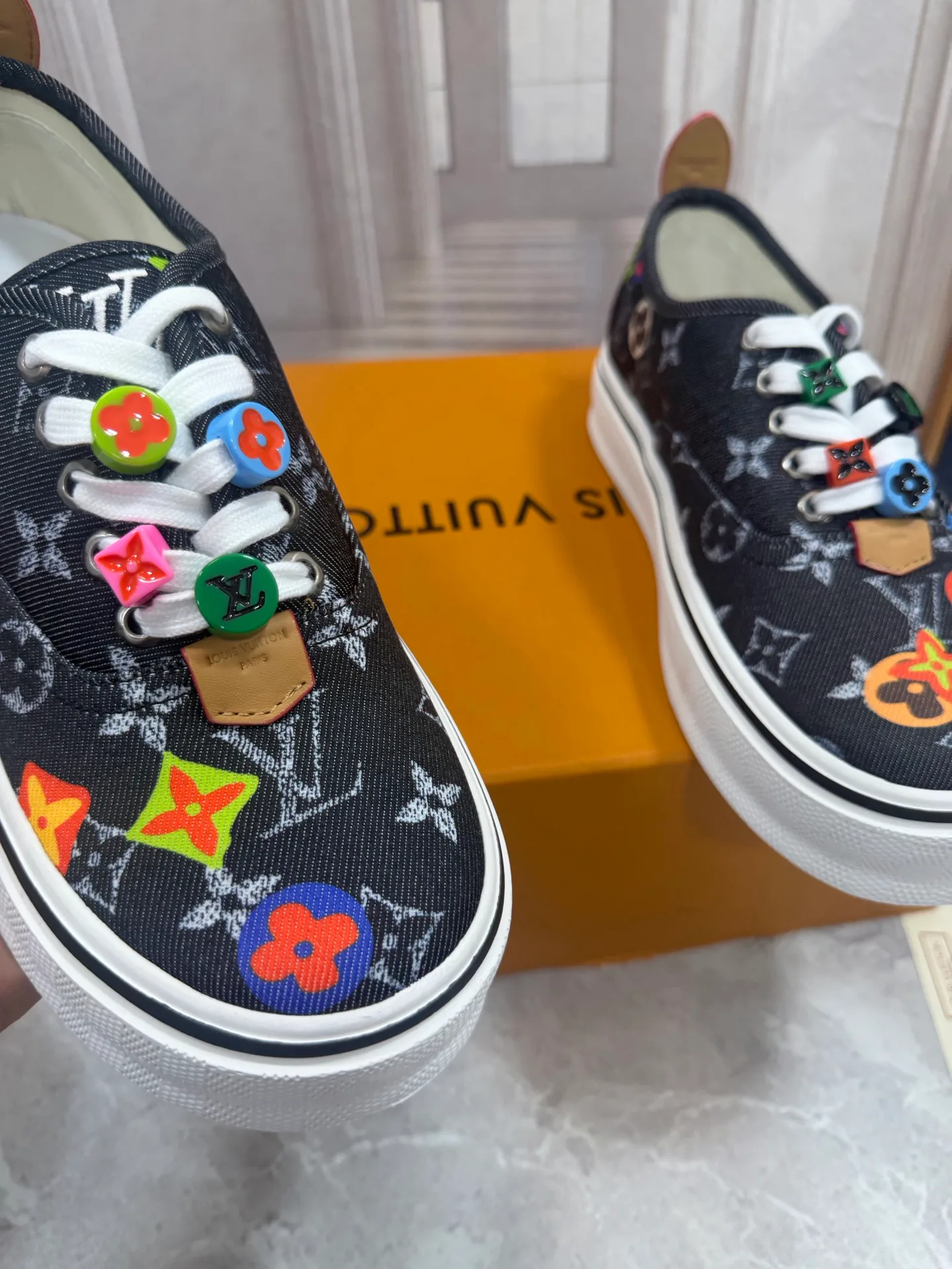 Men's Sneakers LOUIS VUITTON 18190068