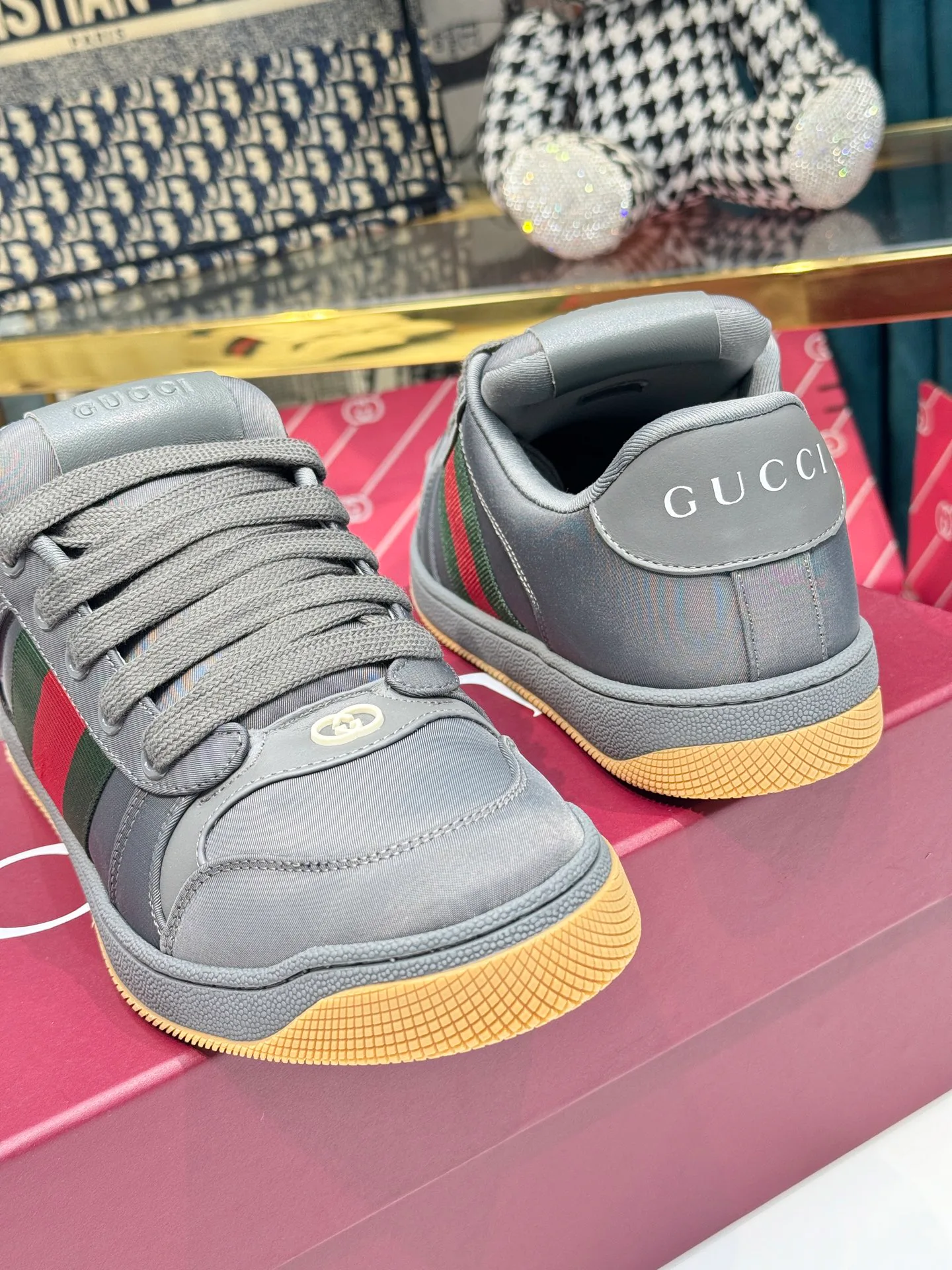 Women's Sneakers GUCCI 17946879