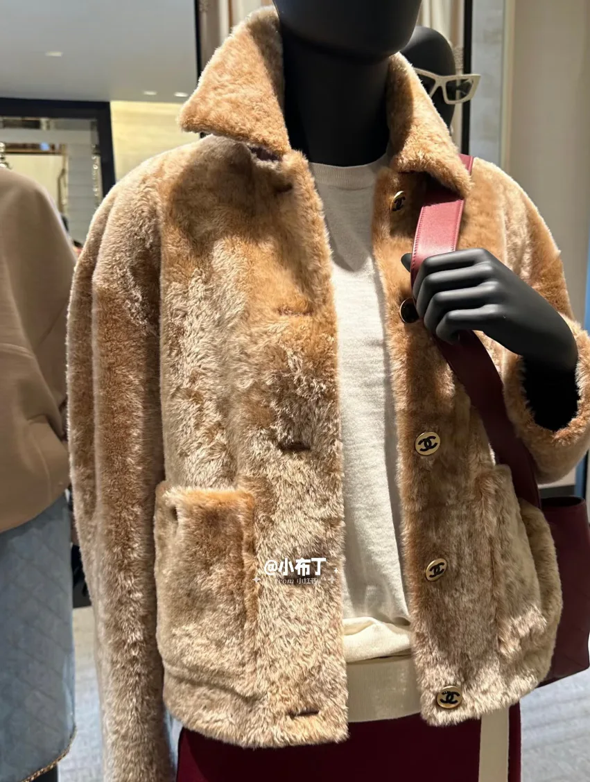 Women's Jackets And Down Jackets CHANEL 18441338
