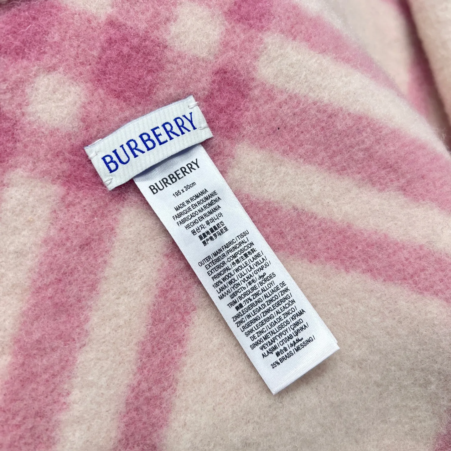 Scarves BURBERRY 17945329
