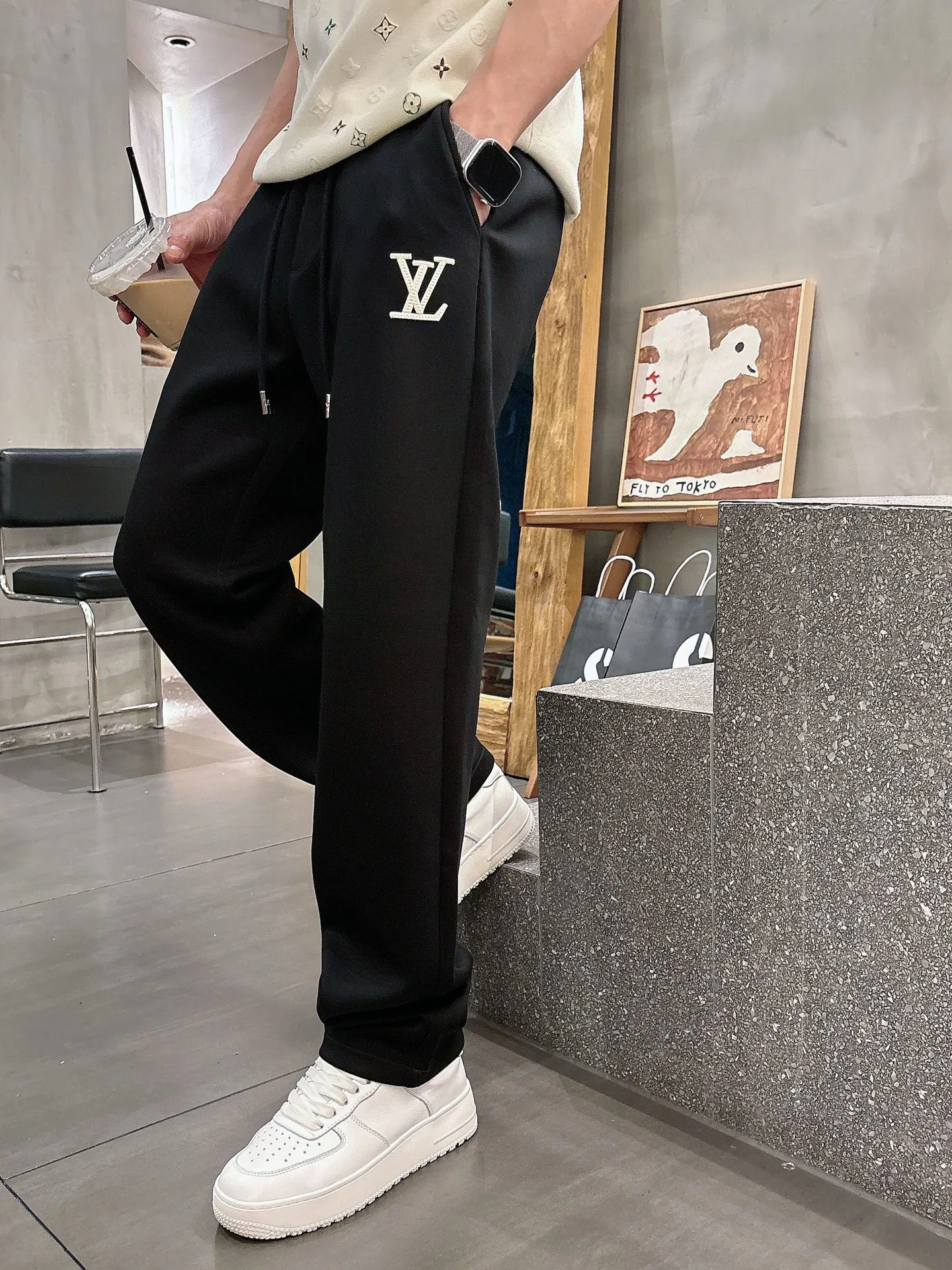 Men's Trousers LOUIS VUITTON 18399251