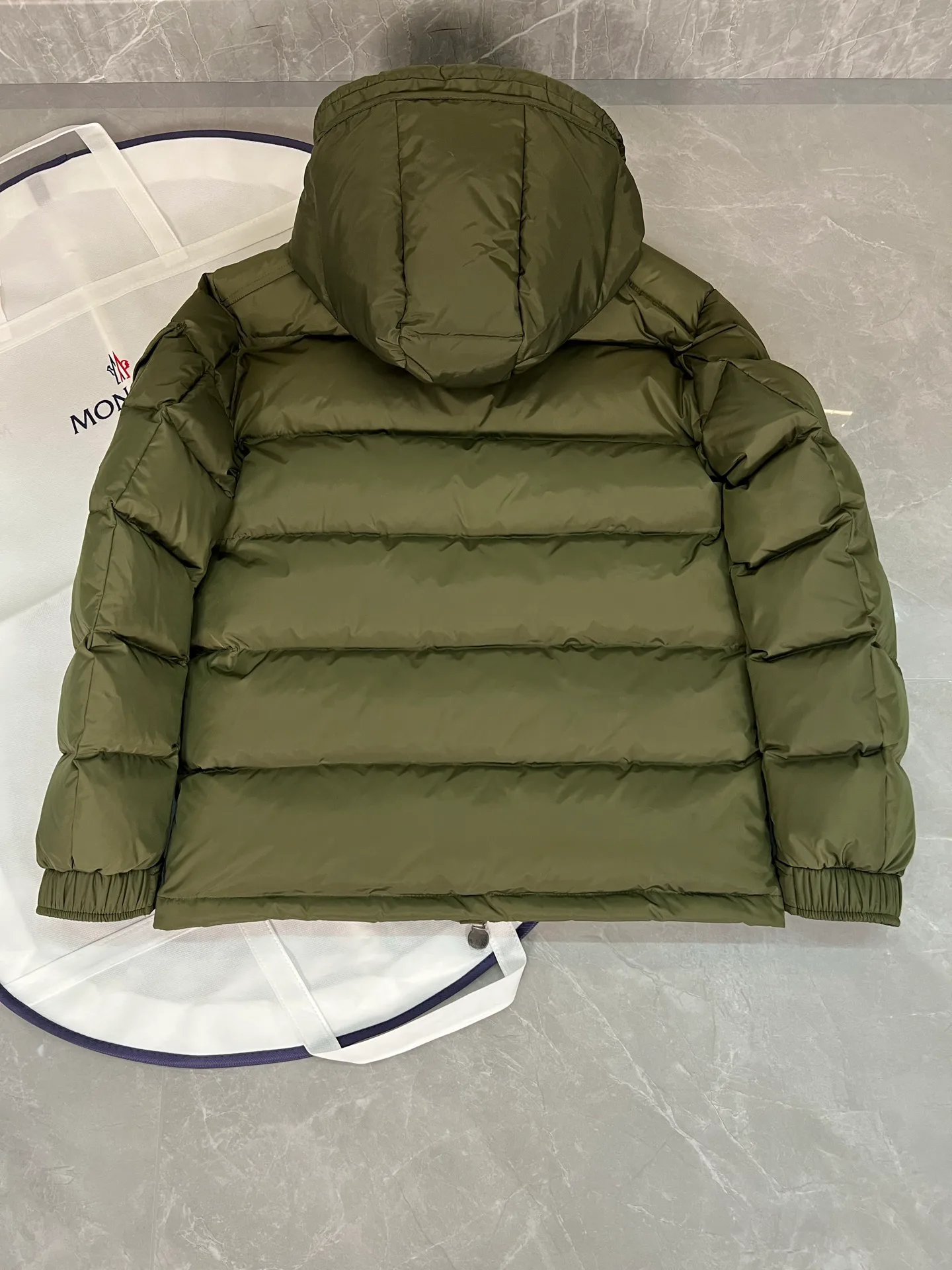 Куртки И Пуховики Женские Moncler 18599870