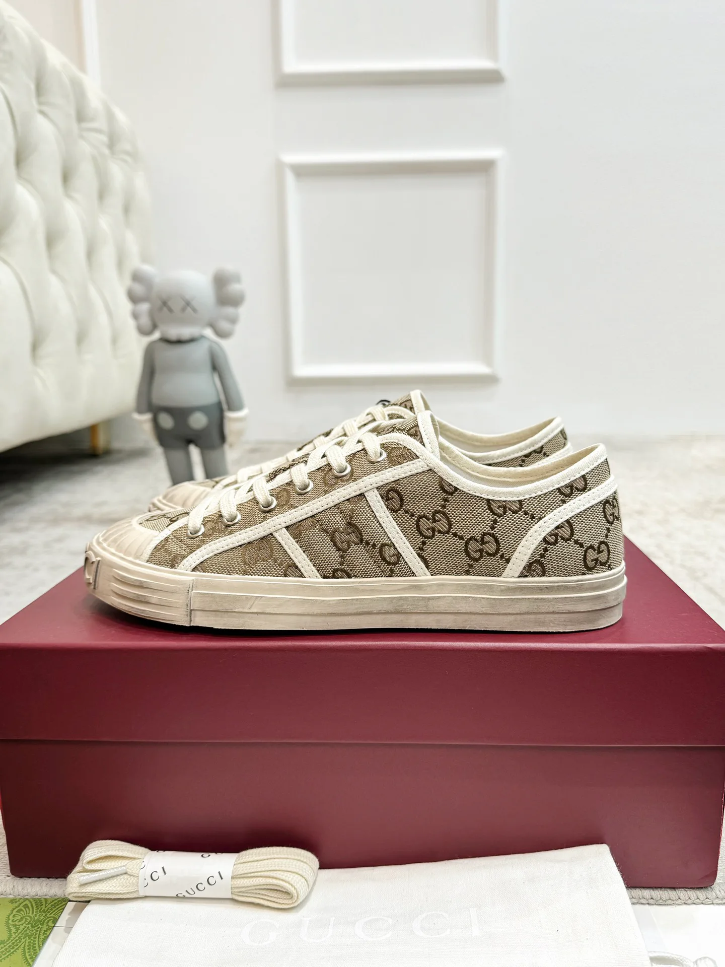 Women's Sneakers GUCCI 18139046