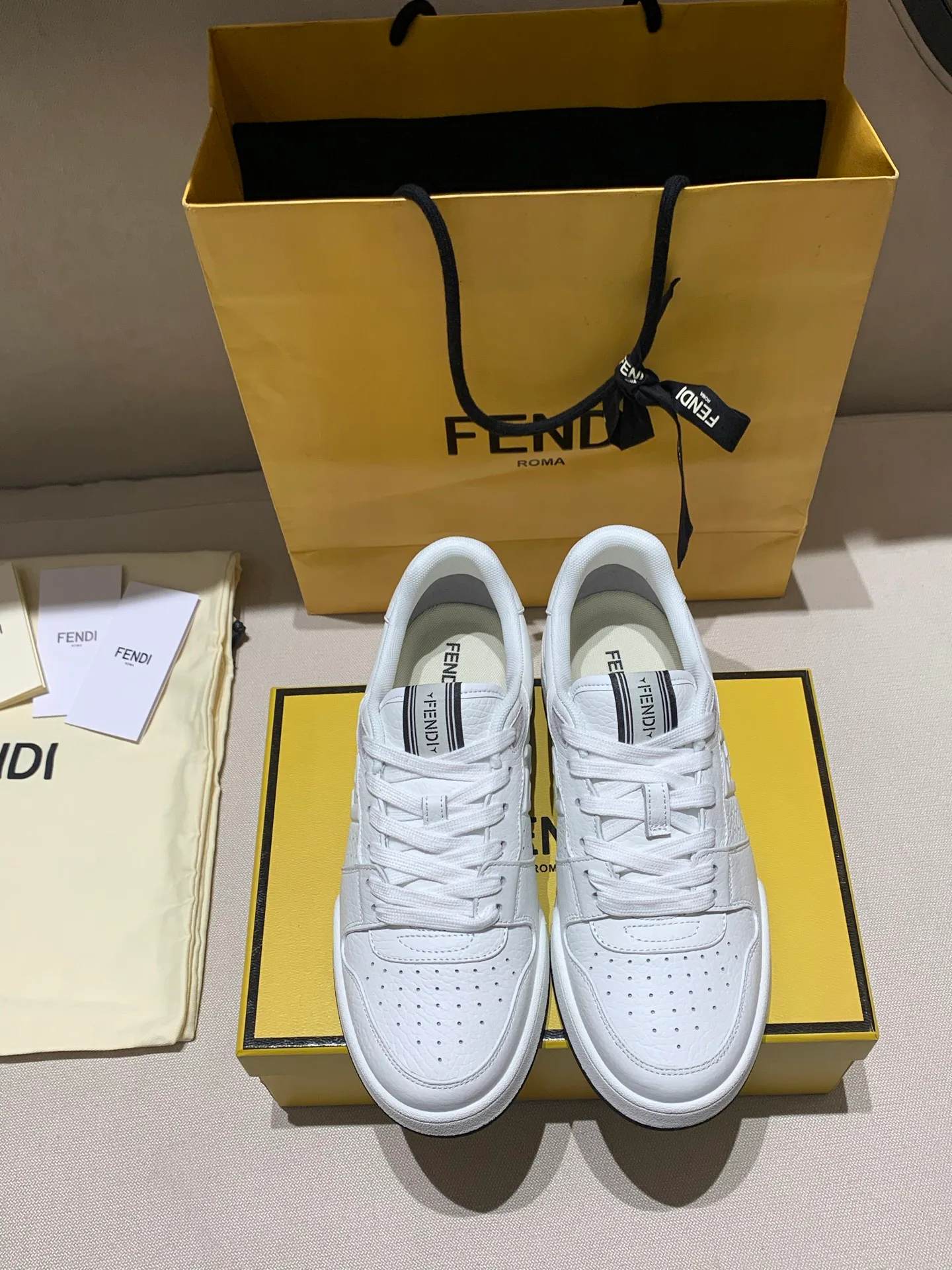 Women's Sneakers FENDI 18228115