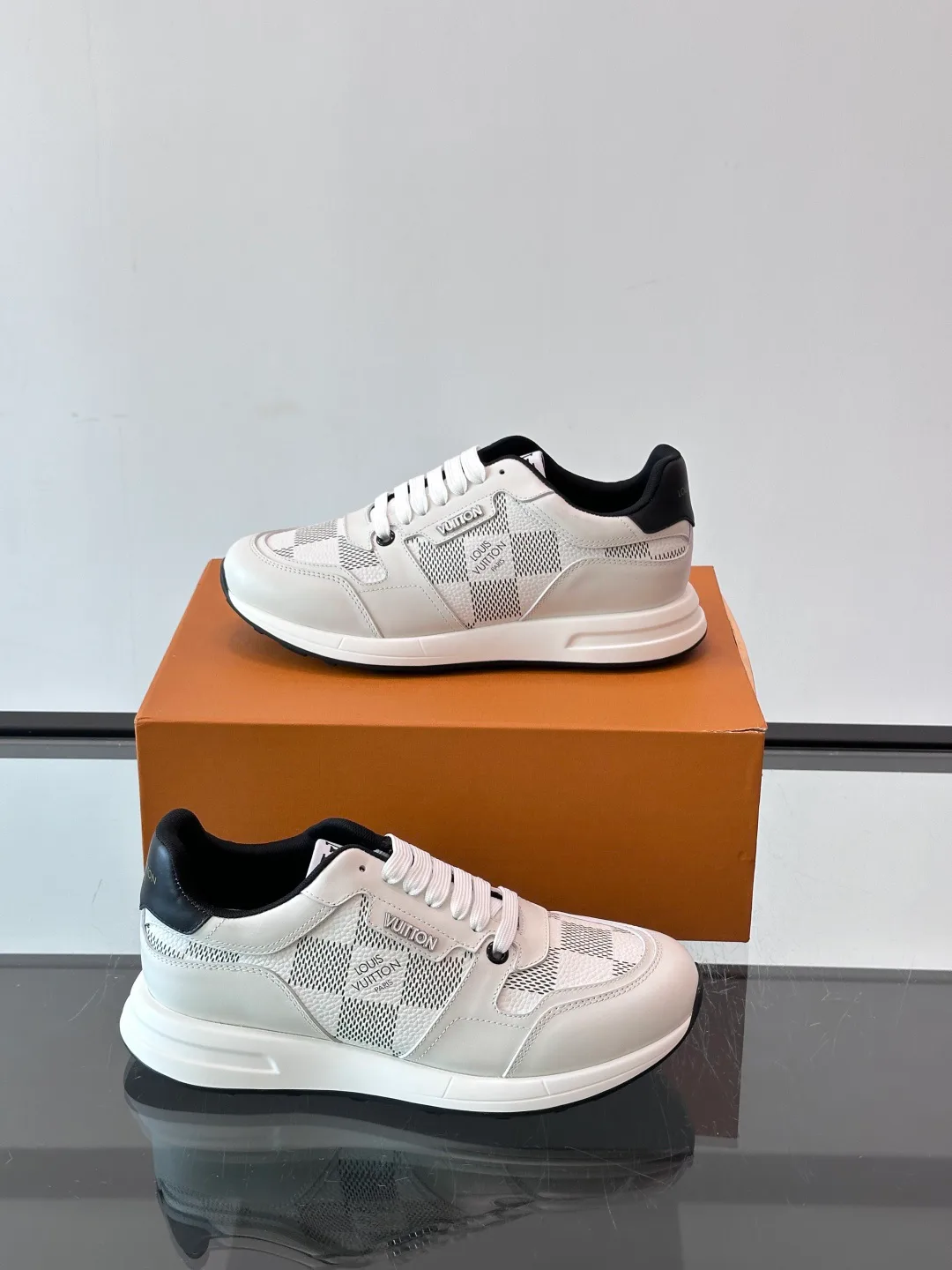 Men's Sneakers LOUIS VUITTON 18400553