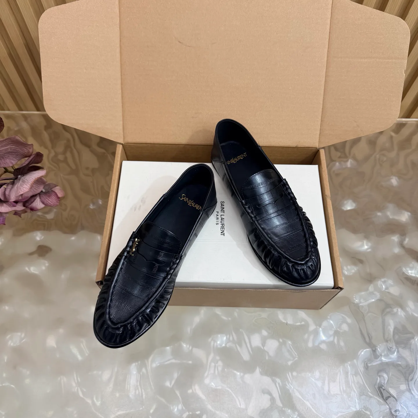 Women's Loafers And Moccasins SAINT LAURENT 18062364