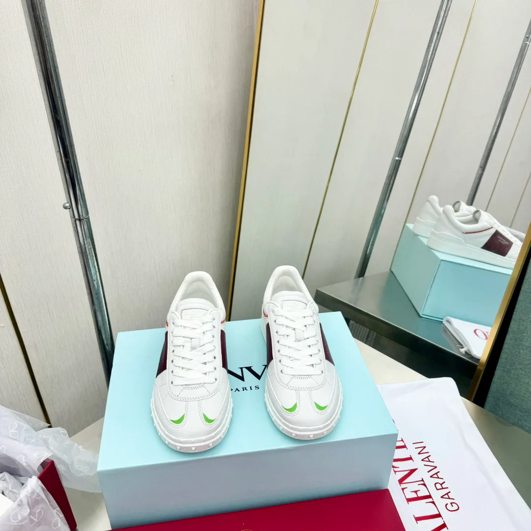 Women's Sneakers VALENTINO 17955031