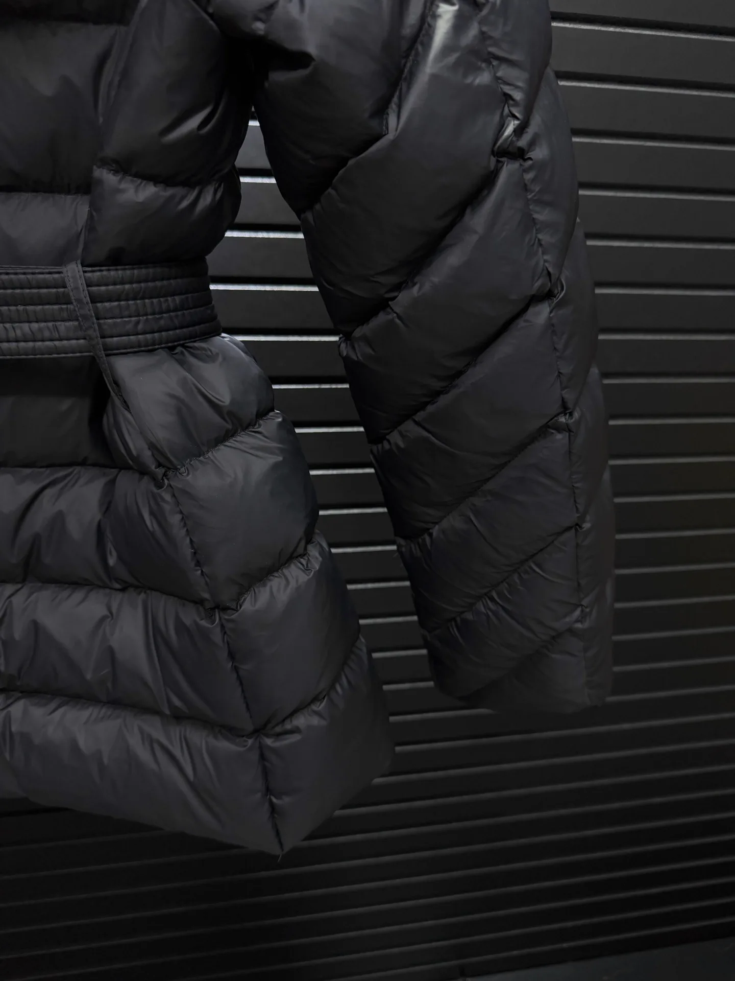 Women's Jackets And Down Jackets MONCLER 17829901
