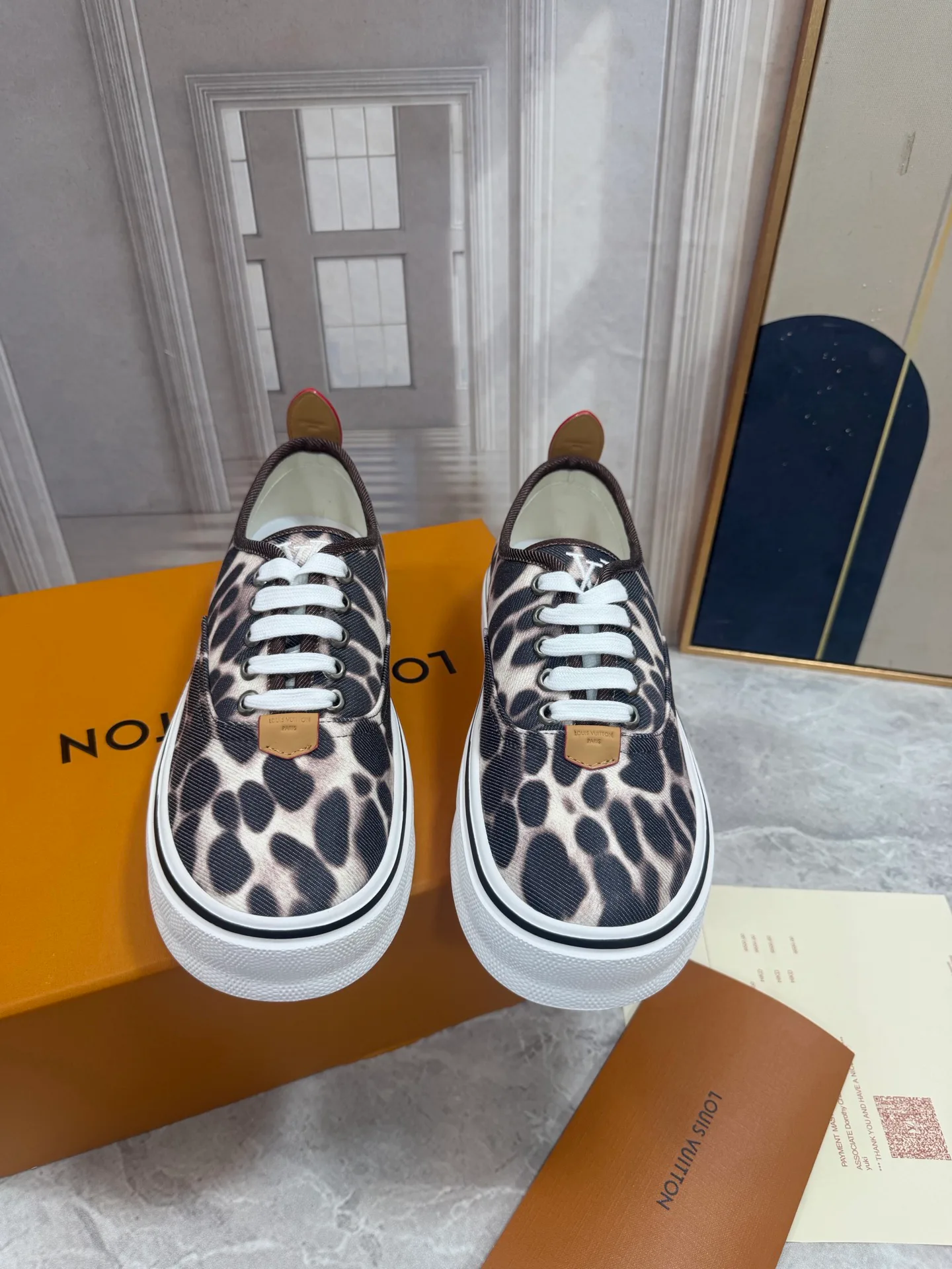 Men's Sneakers LOUIS VUITTON 18190078