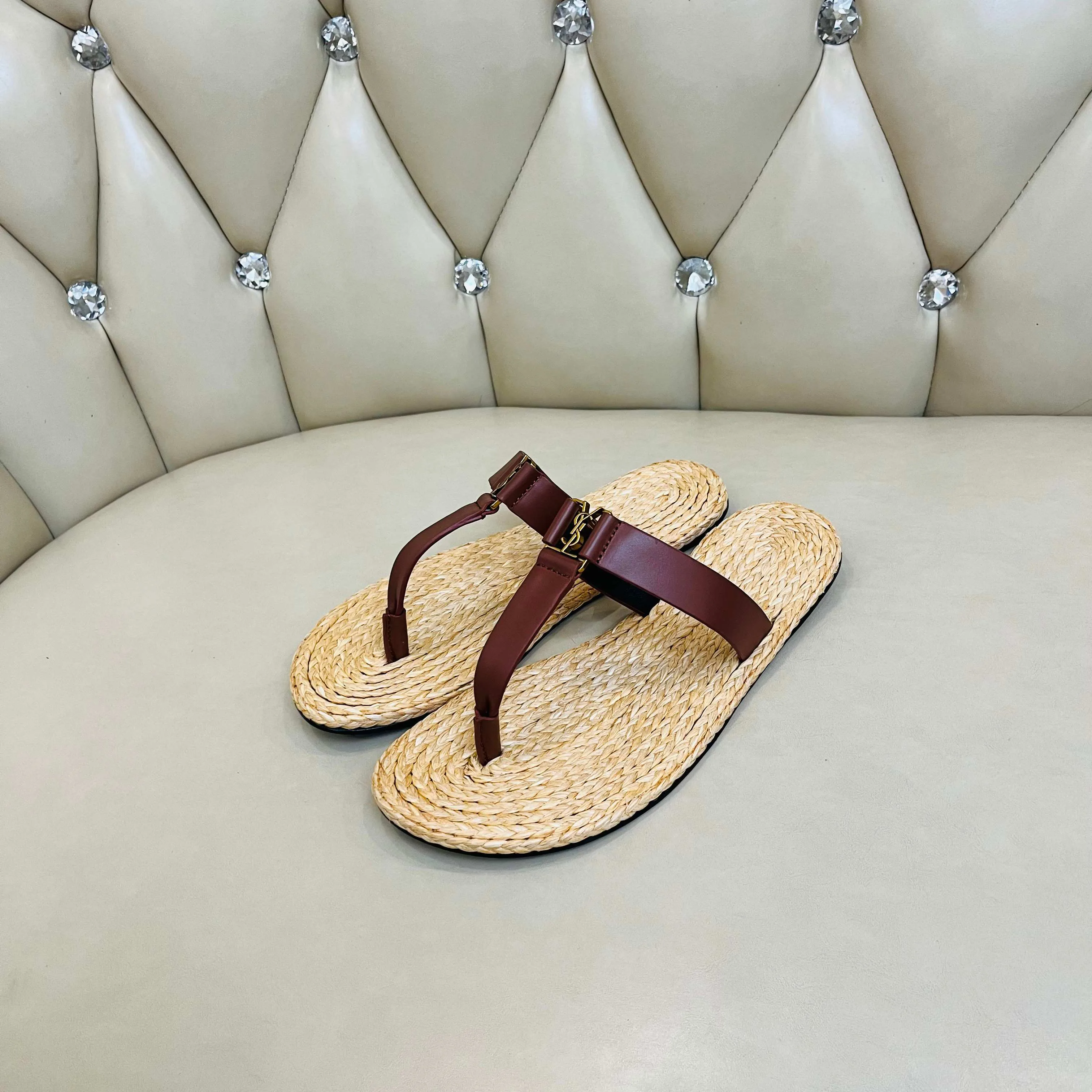 Women's Flip-Flops SAINT LAURENT 18083989