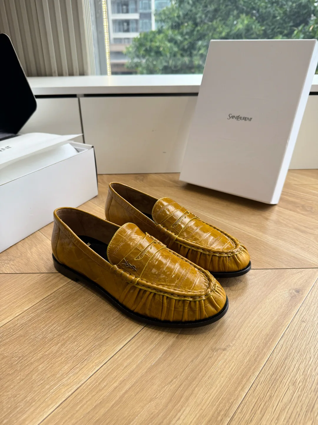 Women's Loafers And Moccasins SAINT LAURENT 17781557