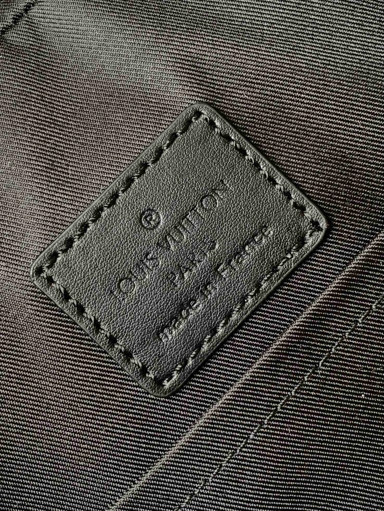 Men's Backpacks LOUIS VUITTON 18412638