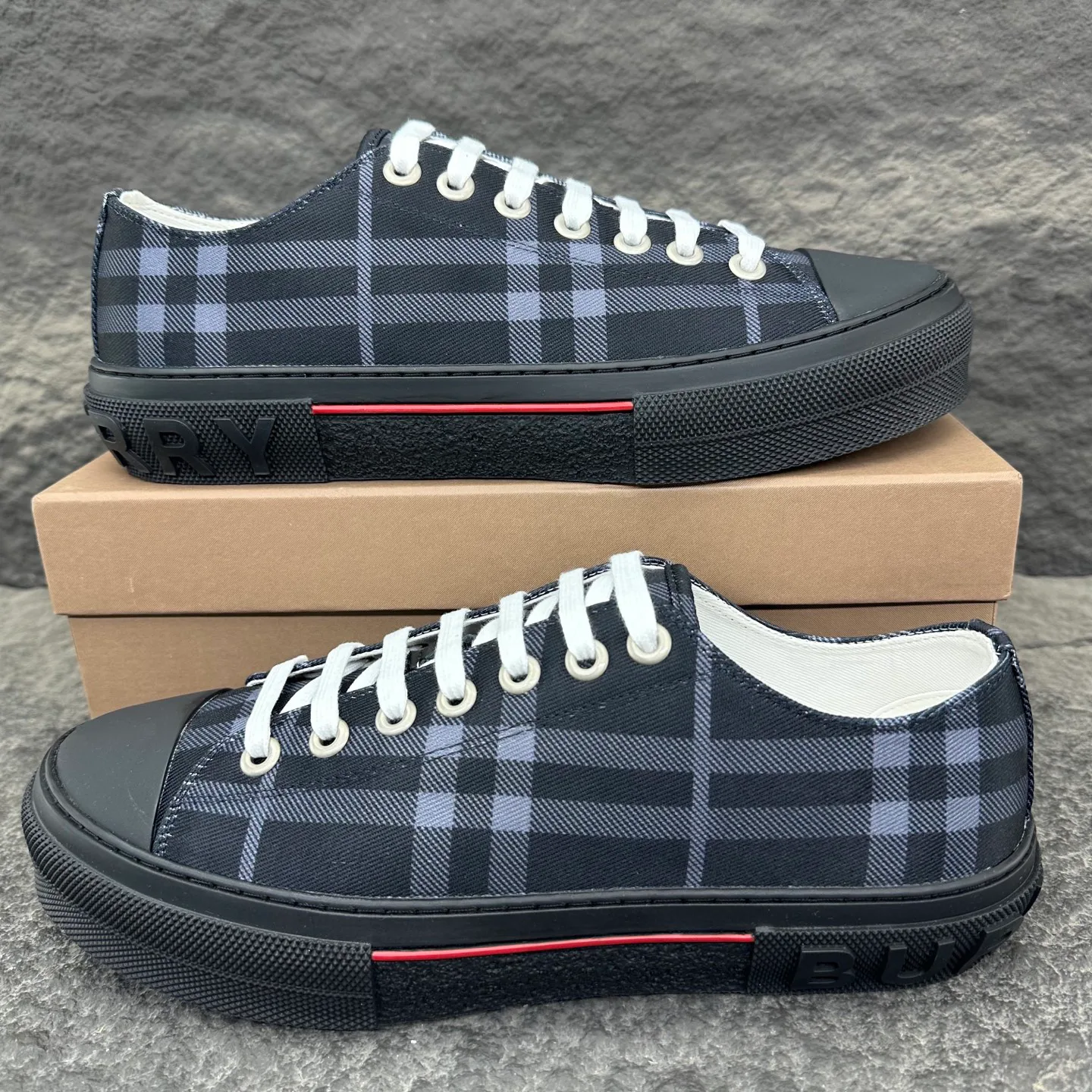 Men's Sneakers BURBERRY 18154133