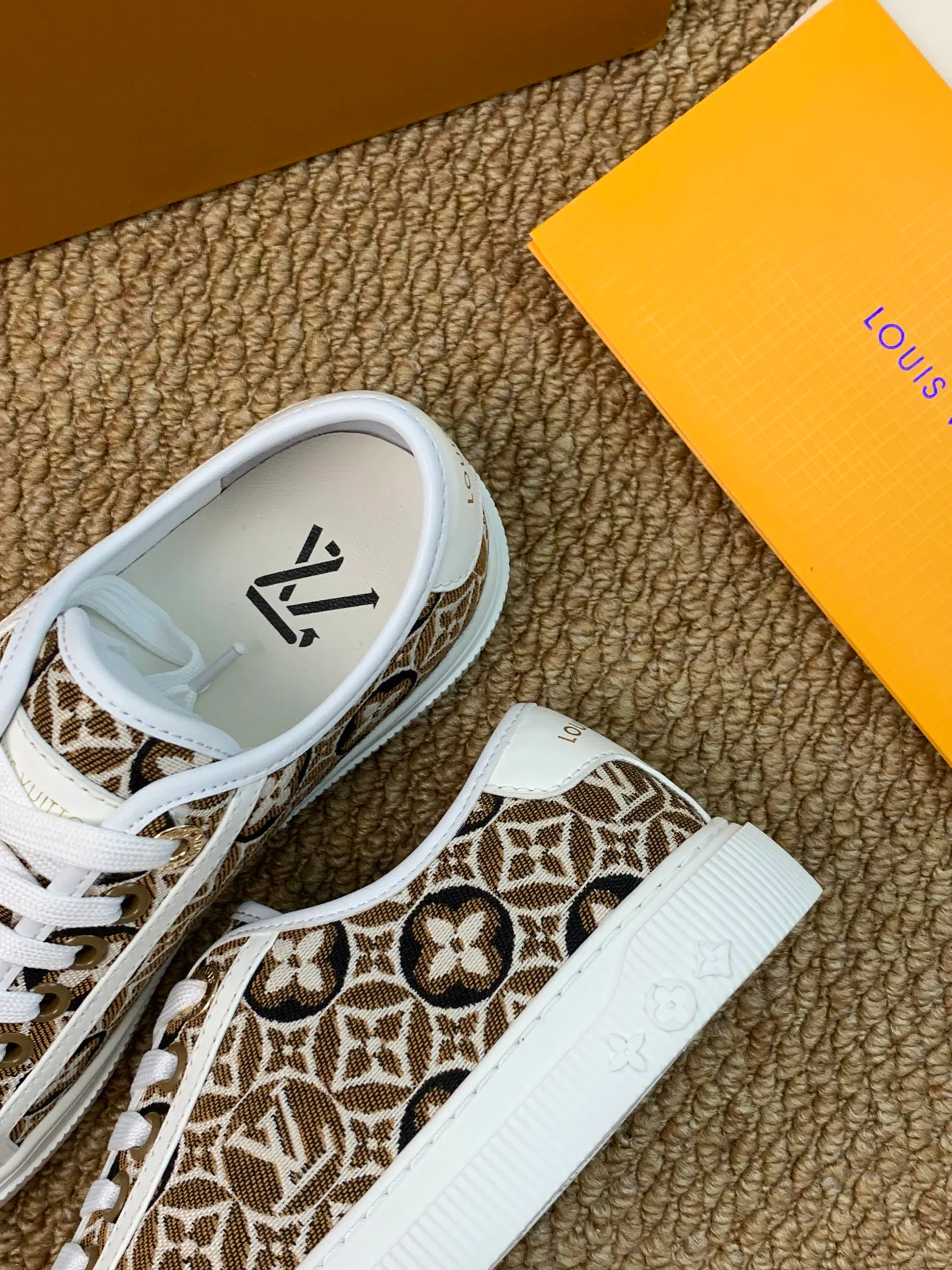 Women's Sneakers LOUIS VUITTON 17545200