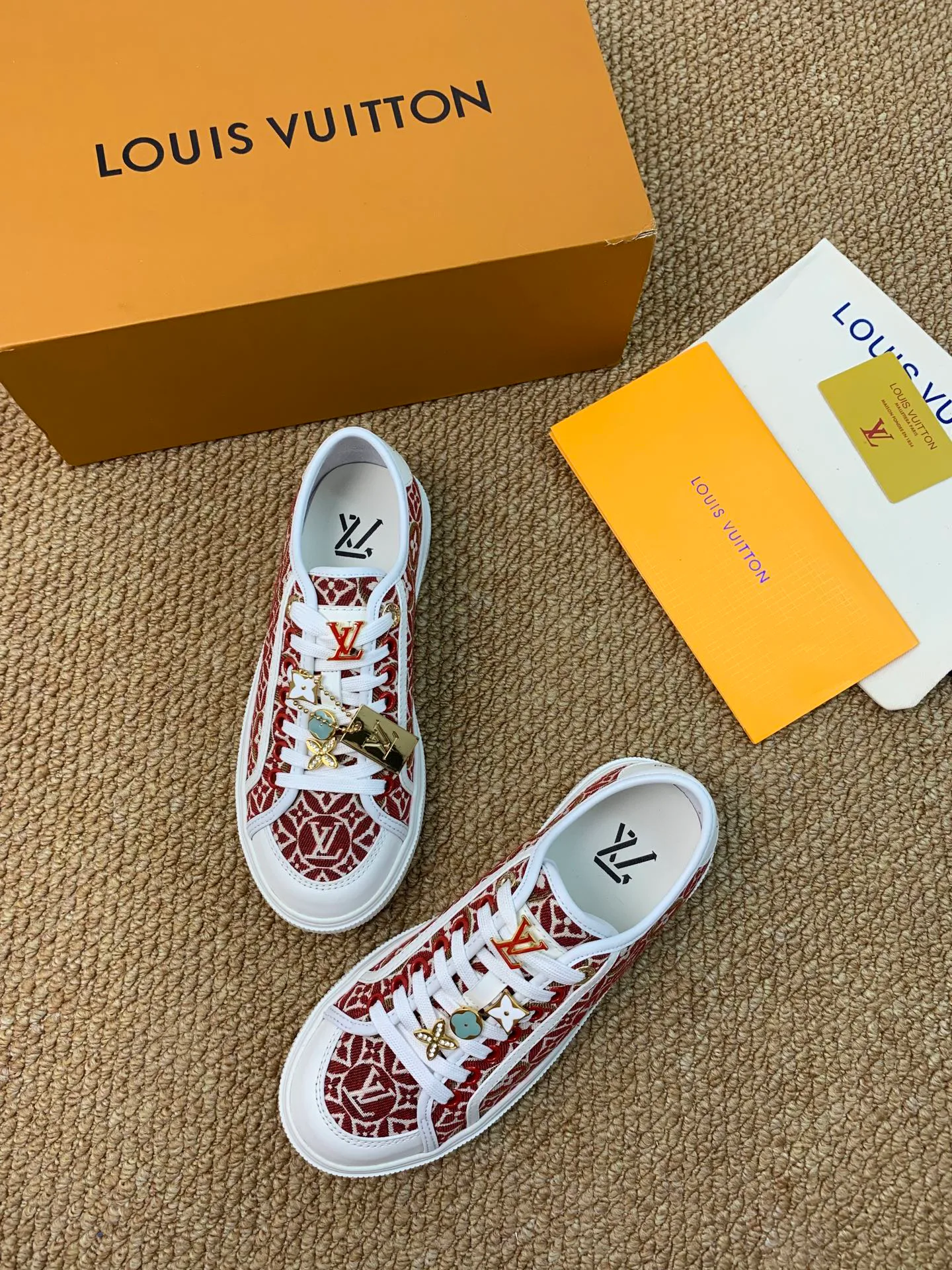 Women's Sneakers LOUIS VUITTON 17545196
