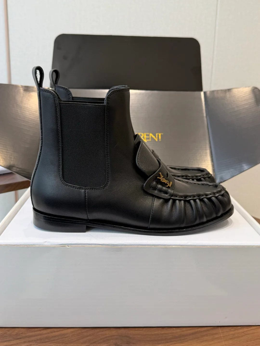 Women's Loafers And Moccasins SAINT LAURENT 18182788