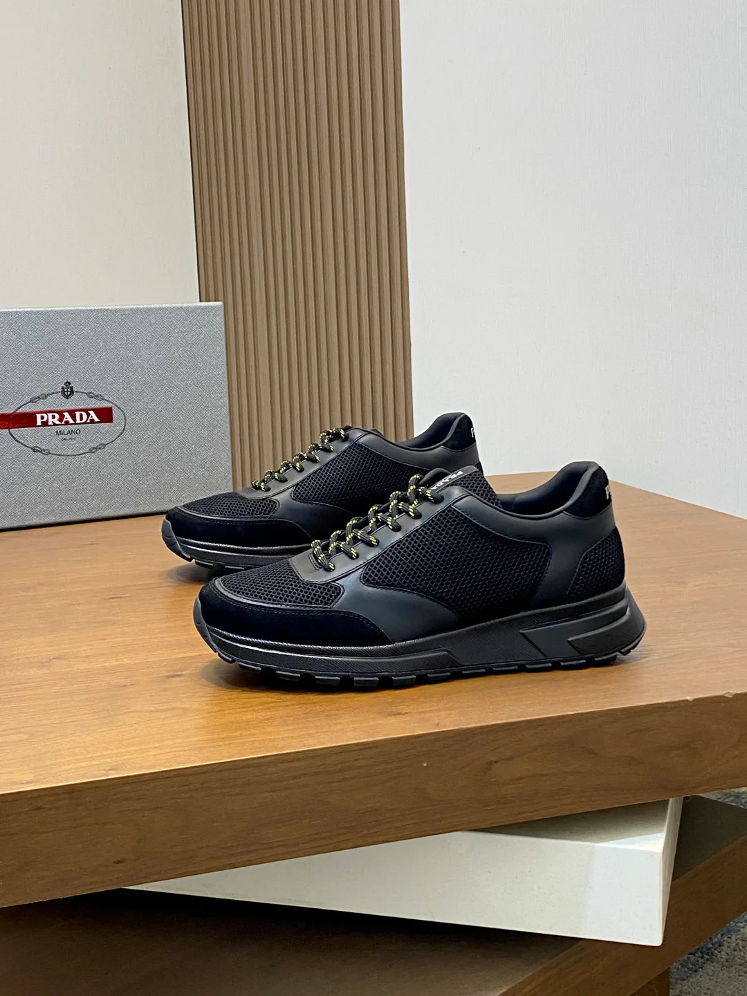 Men's Sneakers PRADA 18079032