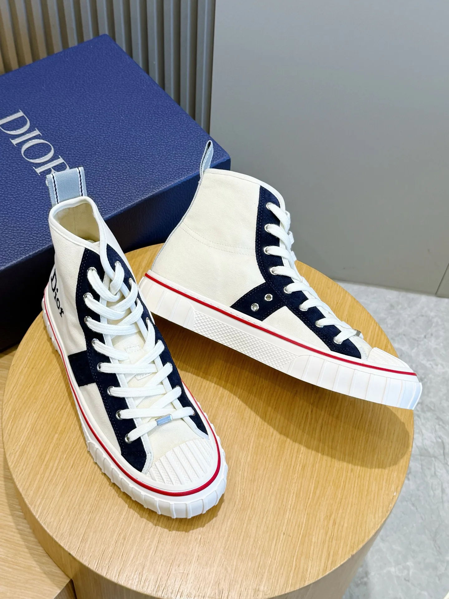 Women's Sneakers CHRISTIAN DIOR 18101573