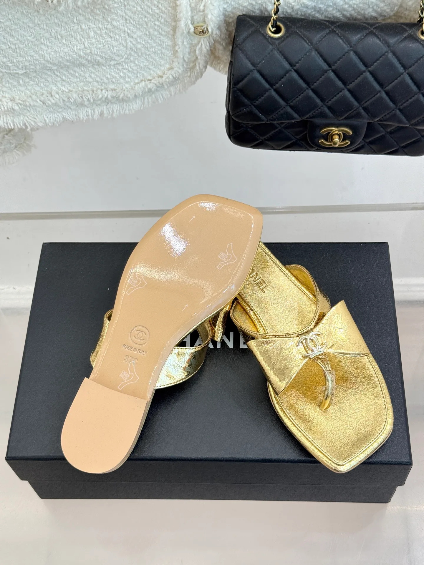 Women's Flip-Flops CHANEL 16965748