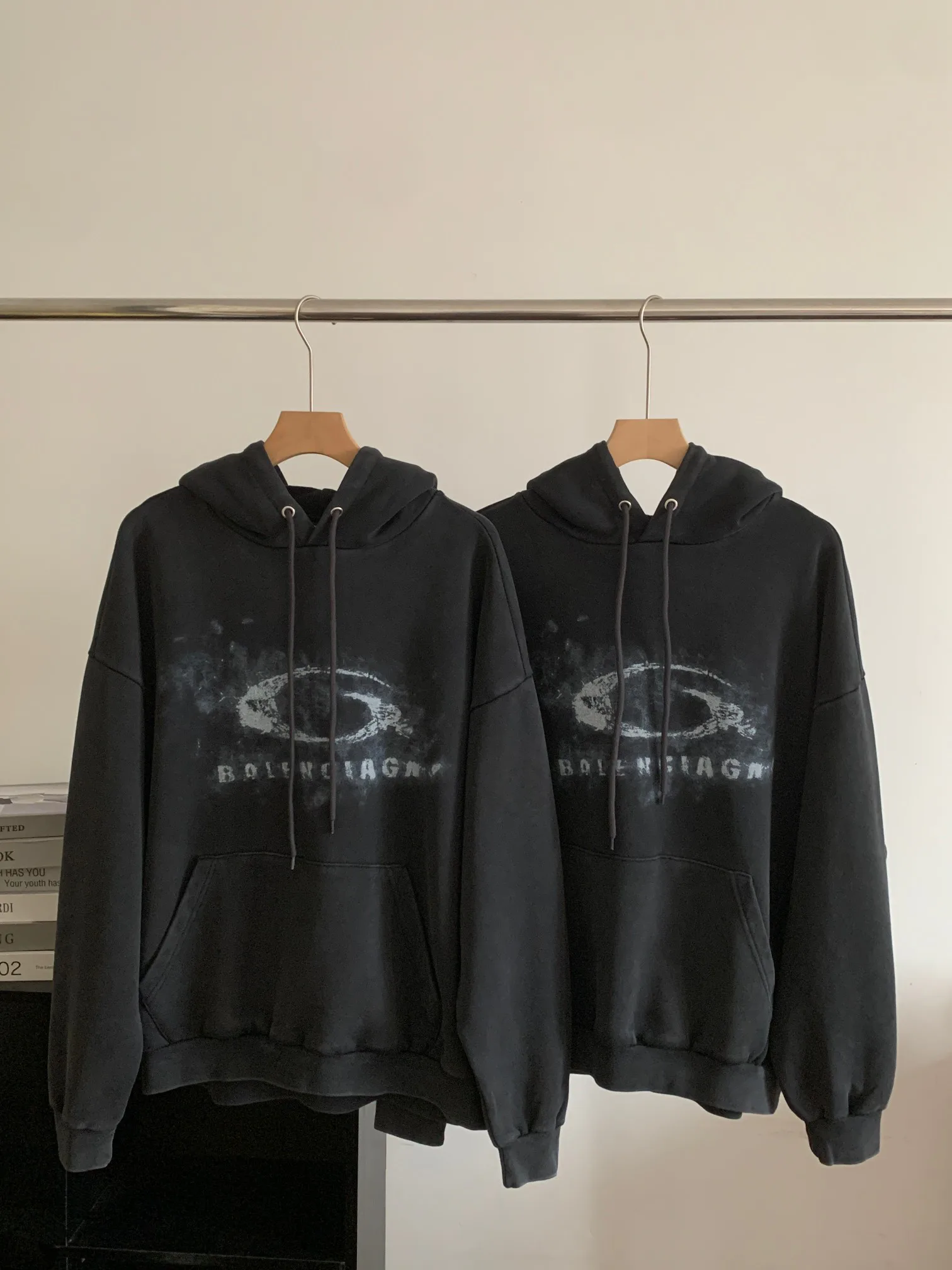 Women's Sweatshirts And Hoodies BALENCIAGA 18065022