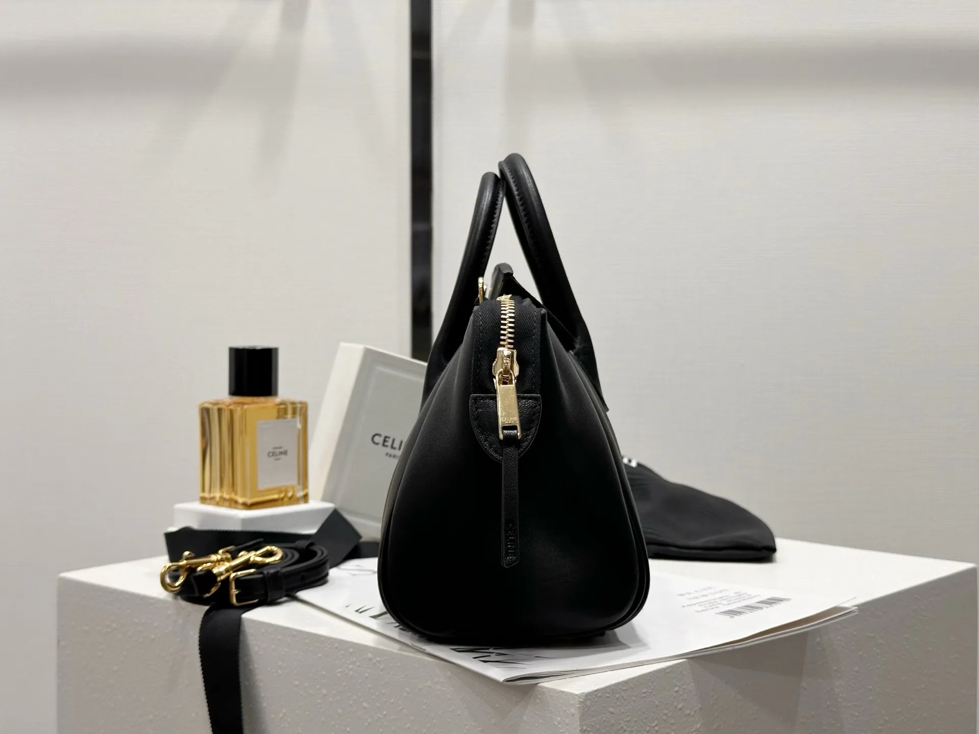Women's Classic Handbags CELINE 18210838
