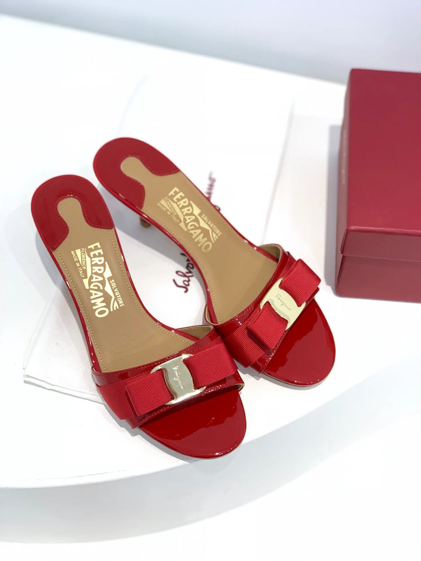 Women's Open-Toe Sandals SALVATORE FERRAGAMO 17642541