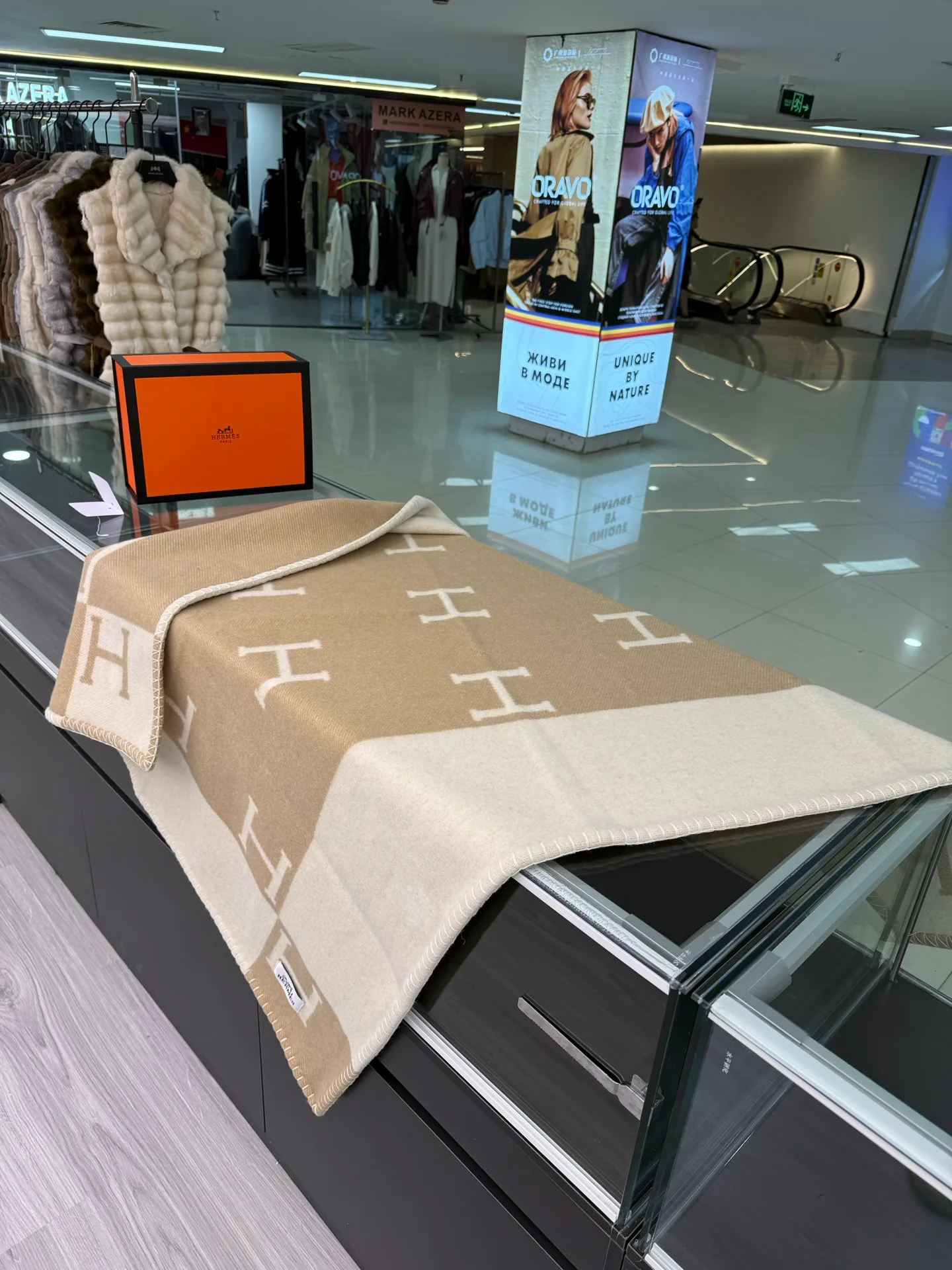 Textiles HERMES 18222663