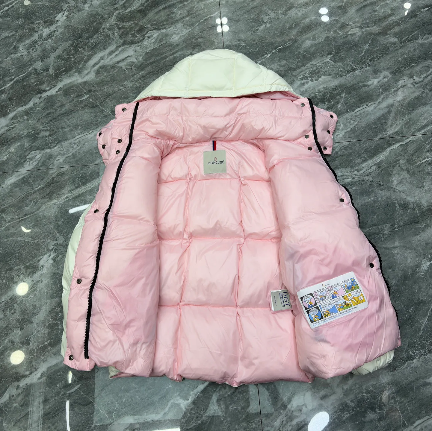 Women's Jackets And Down Jackets MONCLER 17568656
