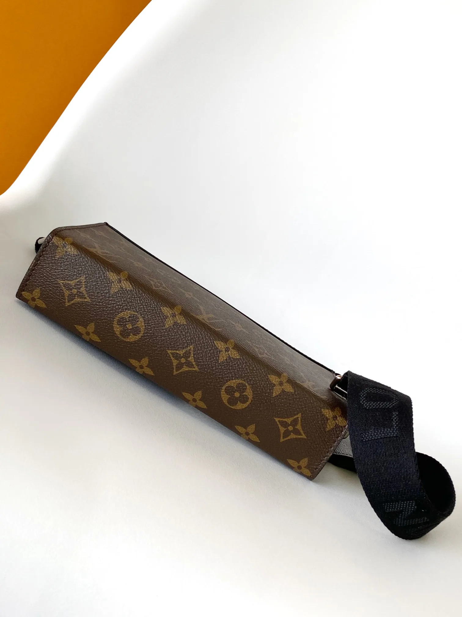 Women's Shoulder Bags LOUIS VUITTON 17904111