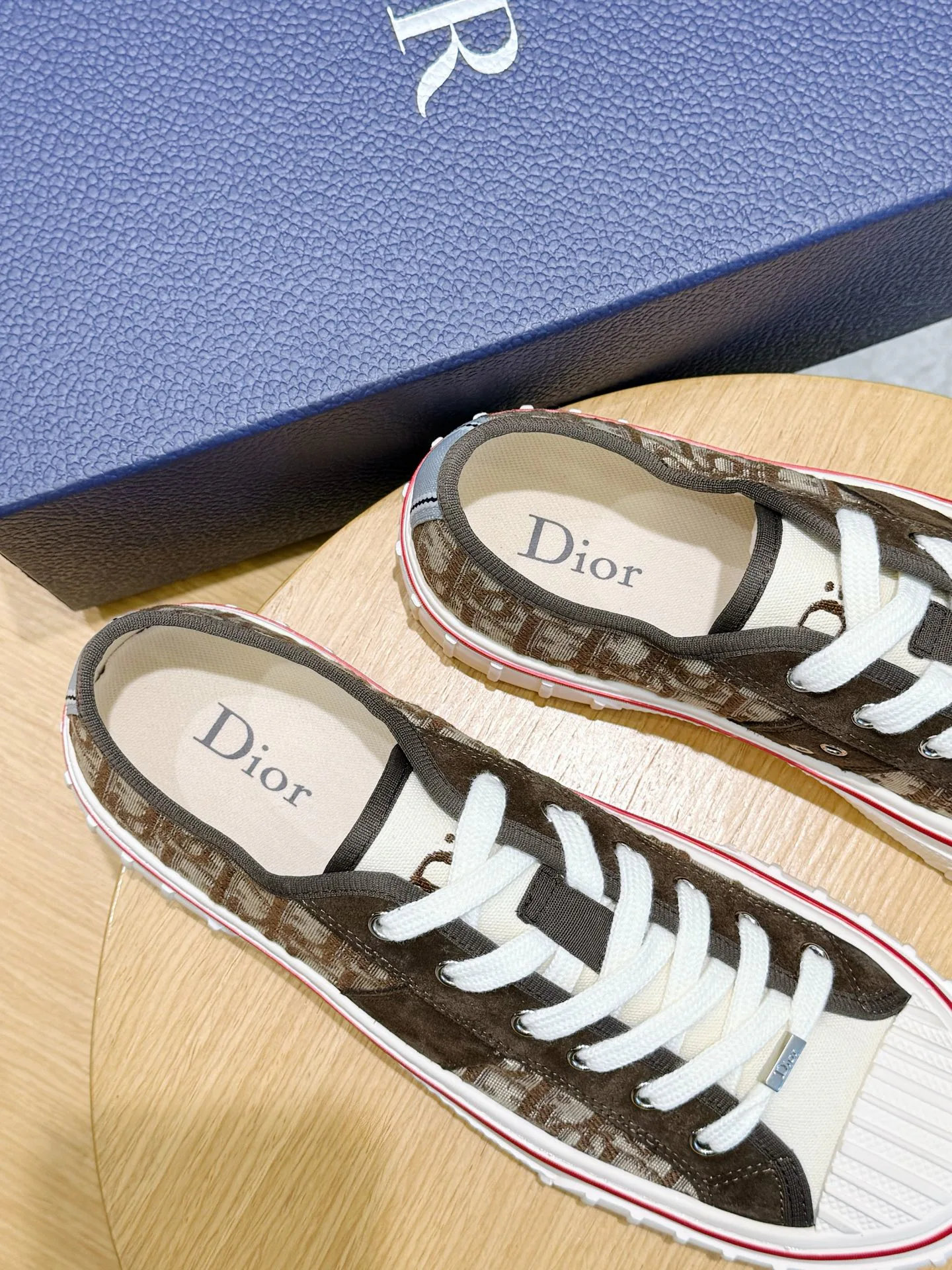 Women's Sneakers CHRISTIAN DIOR 18101565