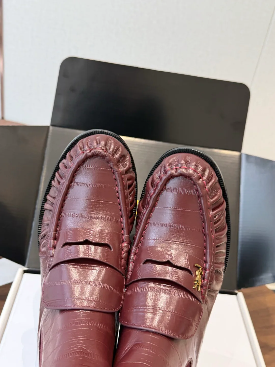 Women's Loafers And Moccasins SAINT LAURENT 18182790
