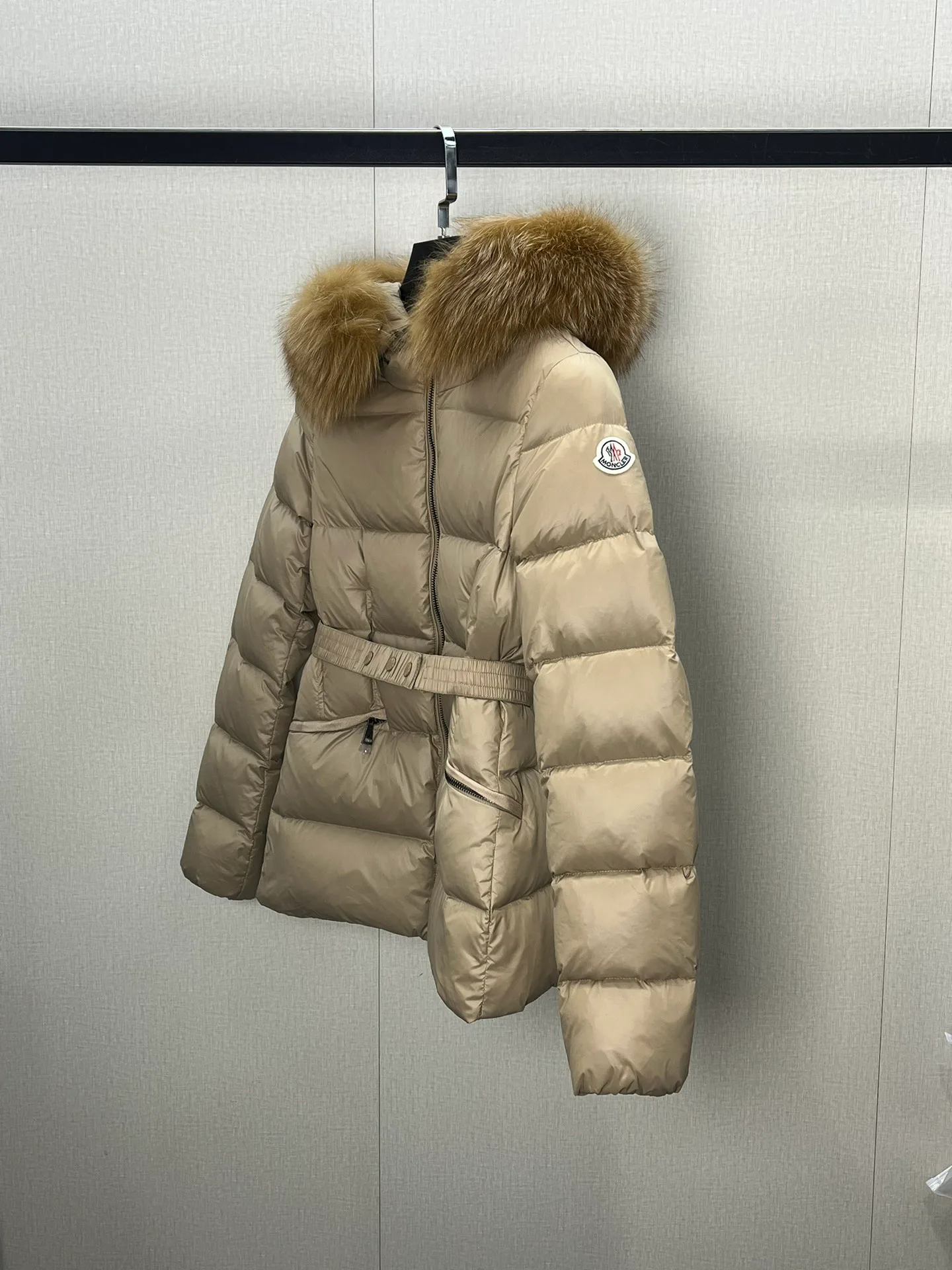 Women's Jackets And Down Jackets MONCLER 18130057