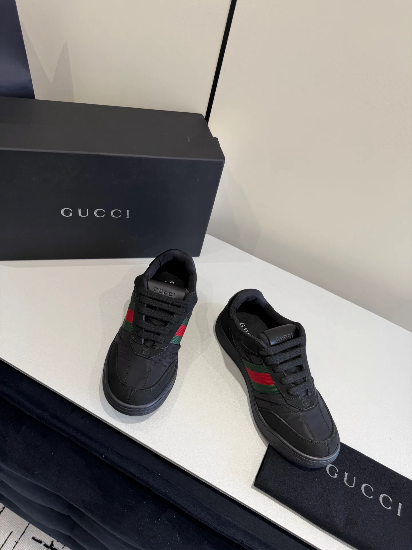 Women's Sneakers GUCCI 18369664