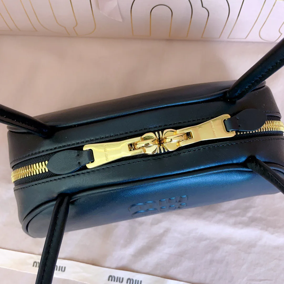 Классические Сумки Женские Miu Miu 18598423