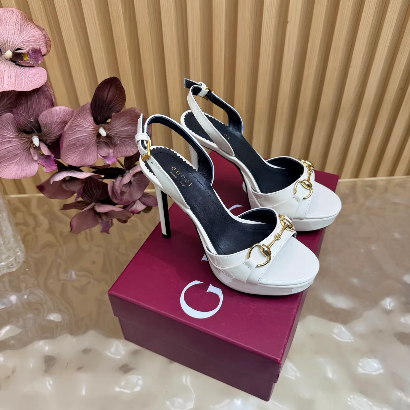 Women's Open-Toe Sandals GUCCI 17448813