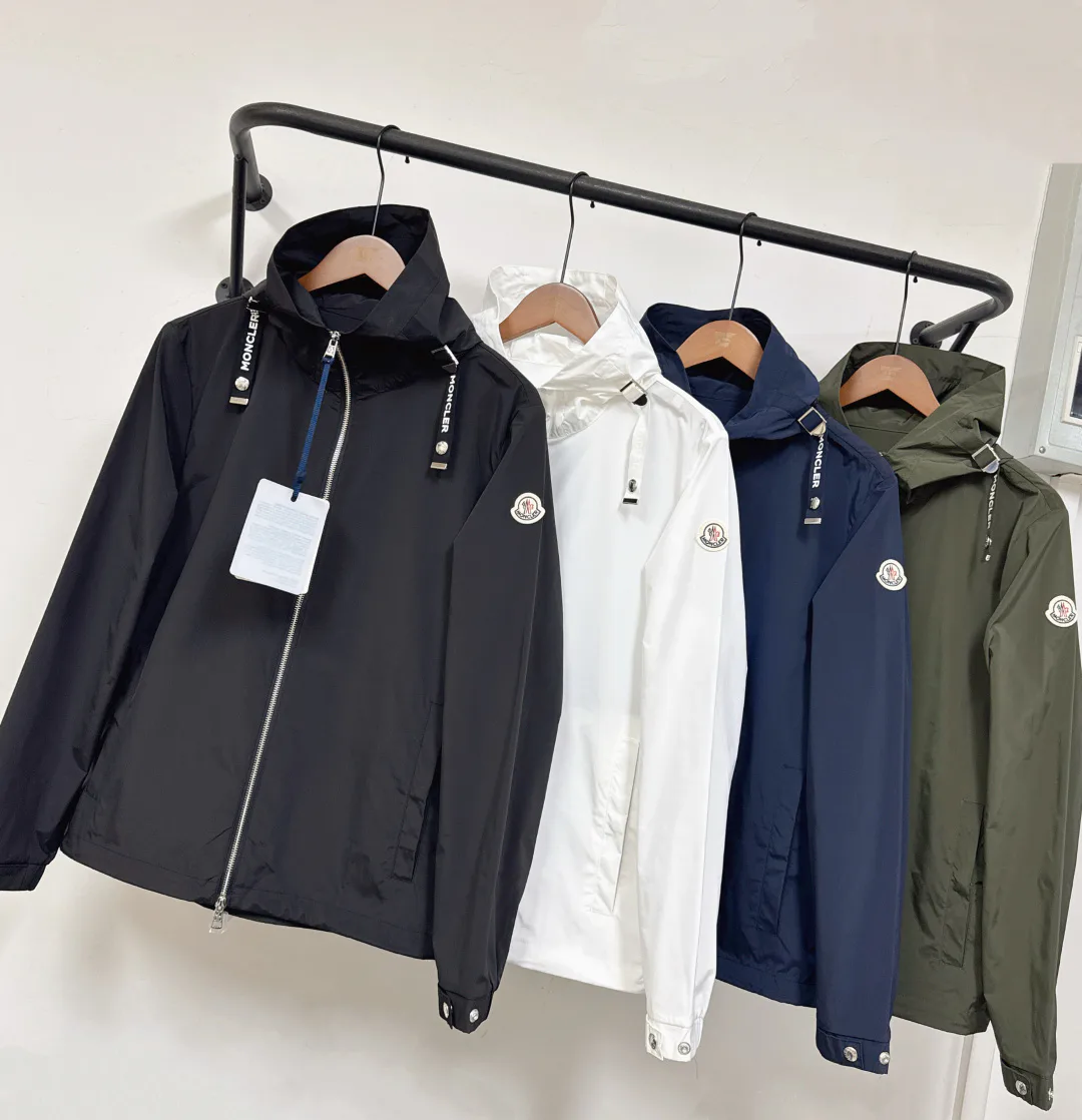 Women's Jackets And Down Jackets MONCLER 18416530